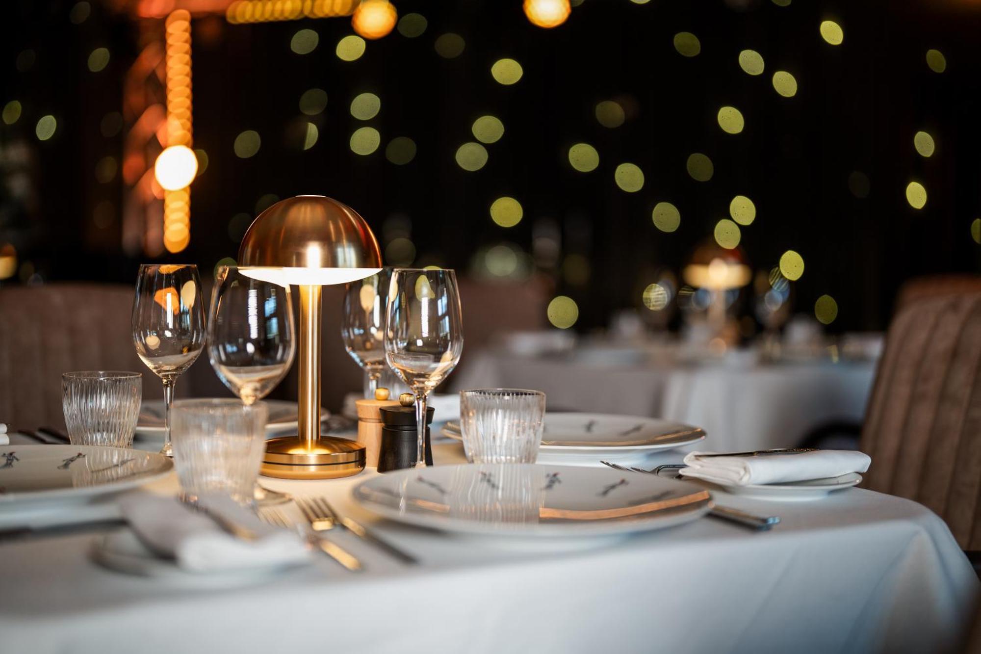 Crossbasket Castle Hotel & Restaurant High Blantyre エクステリア 写真
