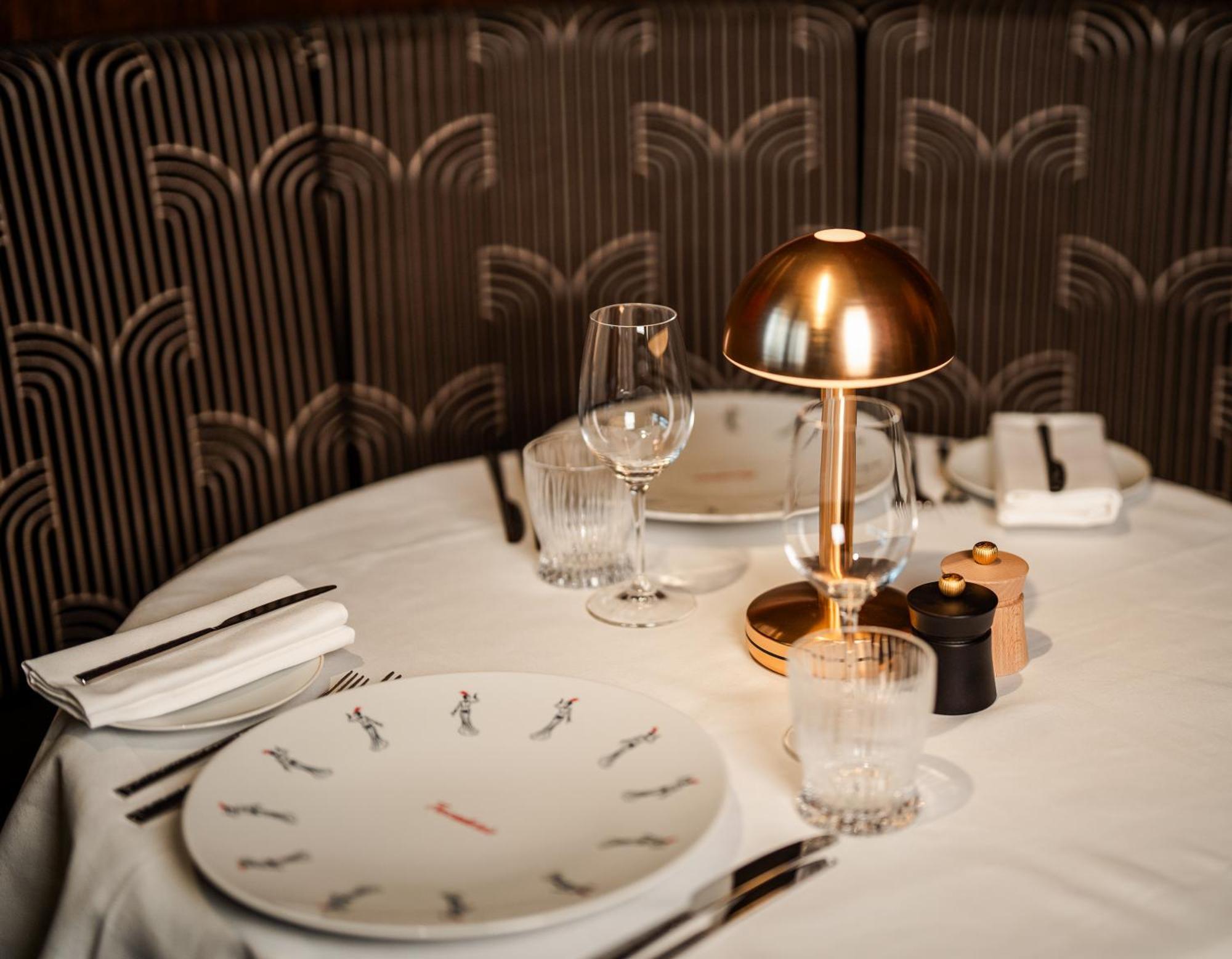 Crossbasket Castle Hotel & Restaurant High Blantyre エクステリア 写真