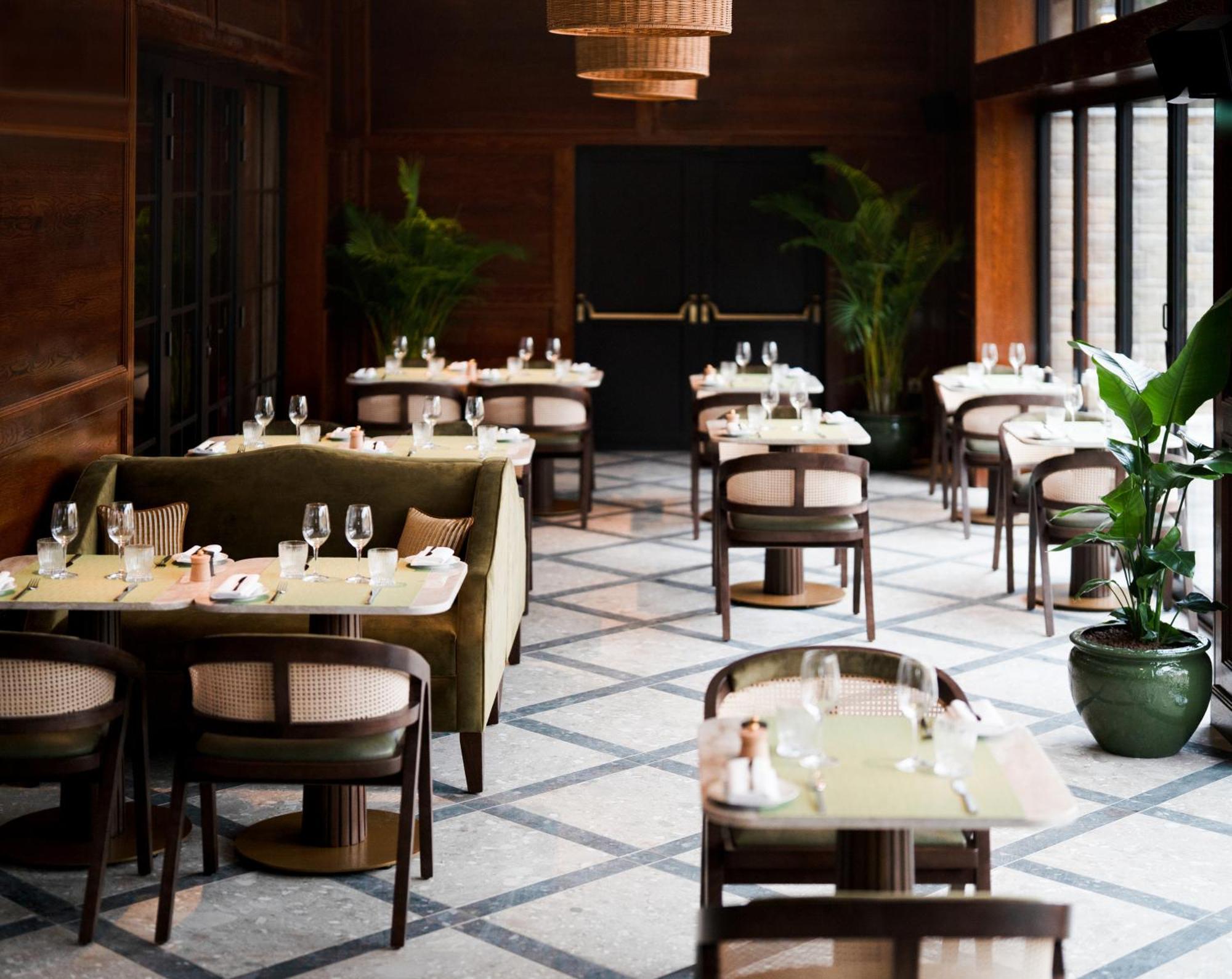 Crossbasket Castle Hotel & Restaurant High Blantyre エクステリア 写真