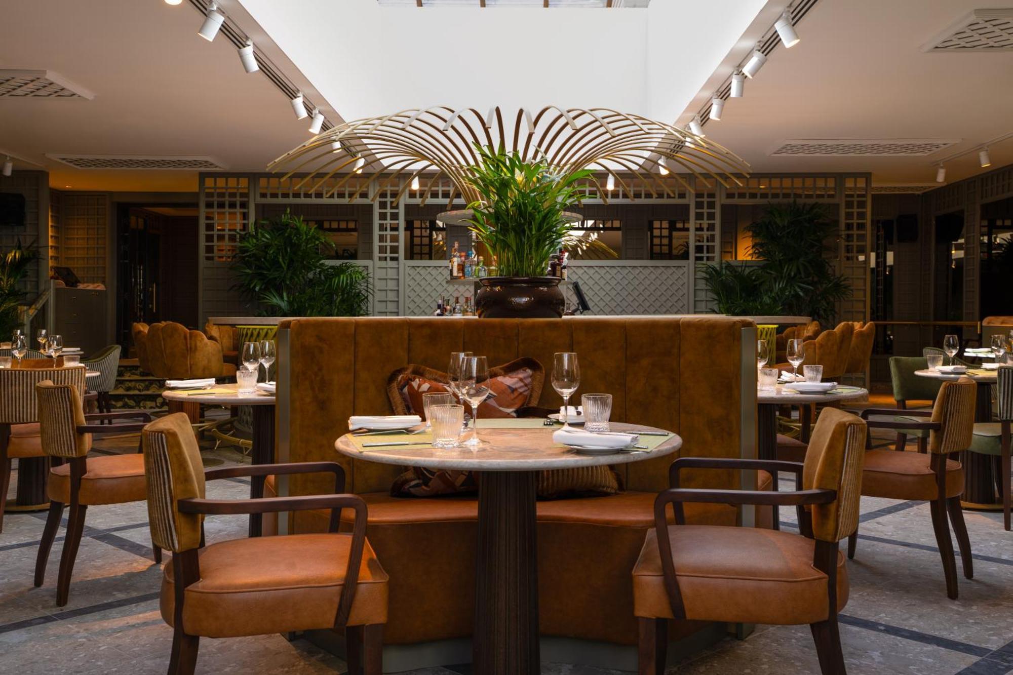Crossbasket Castle Hotel & Restaurant High Blantyre エクステリア 写真