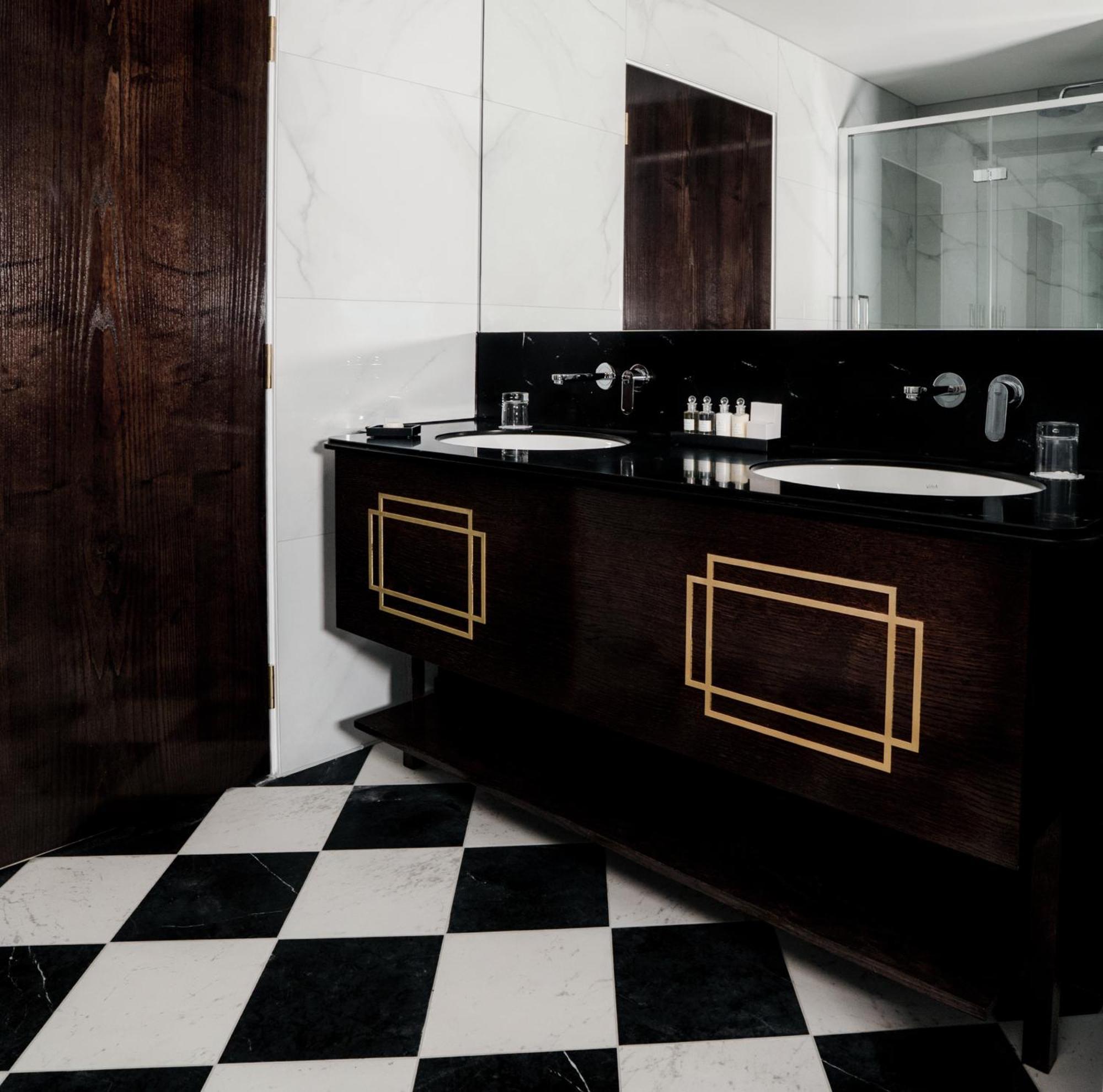 Crossbasket Castle Hotel & Restaurant High Blantyre エクステリア 写真