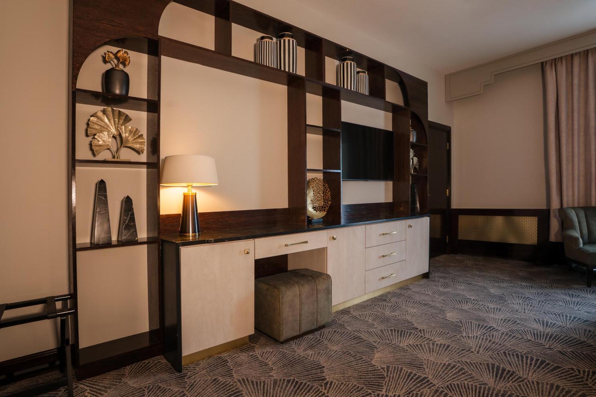 Crossbasket Castle Hotel & Restaurant High Blantyre エクステリア 写真