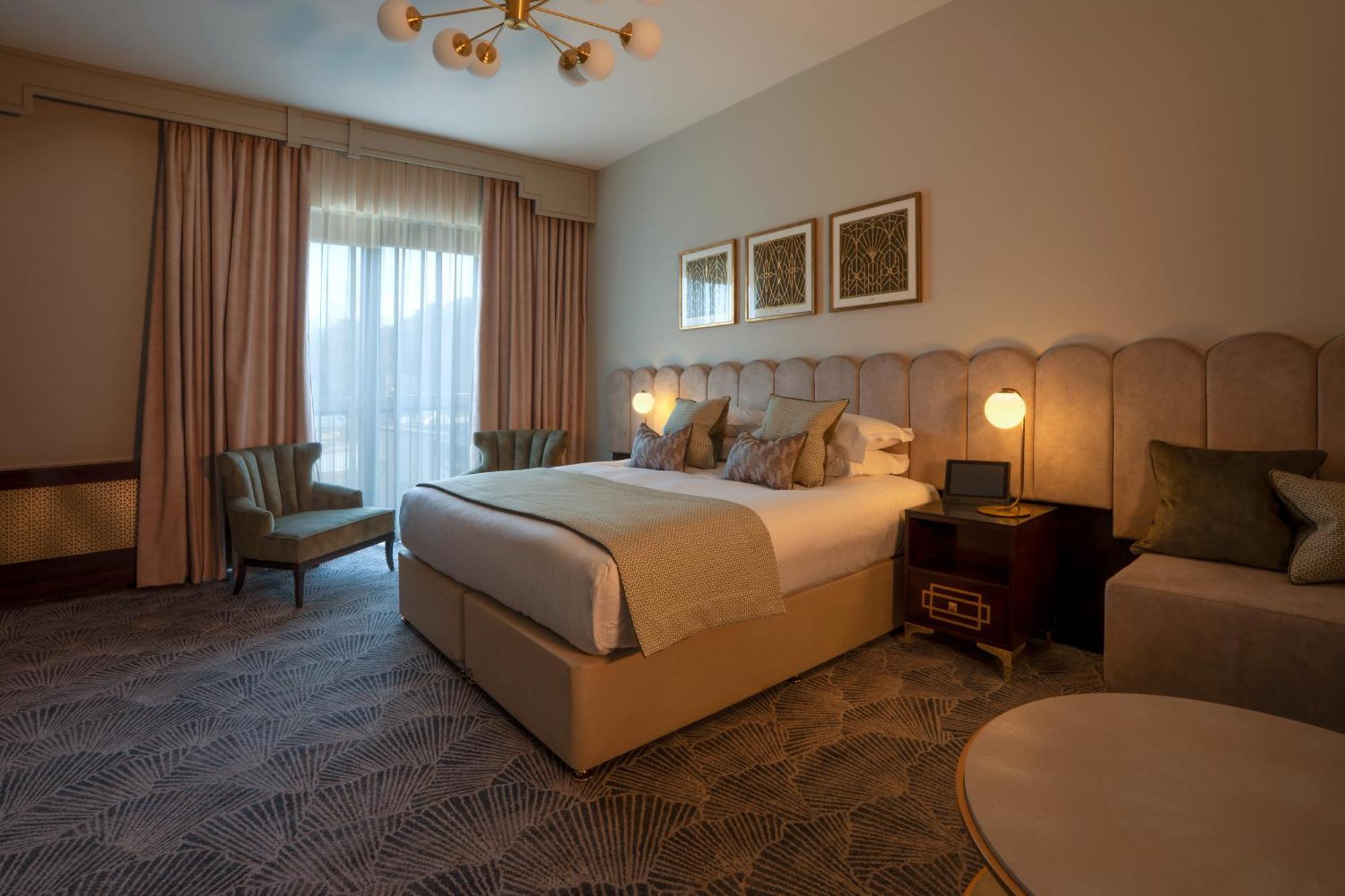 Crossbasket Castle Hotel & Restaurant High Blantyre エクステリア 写真