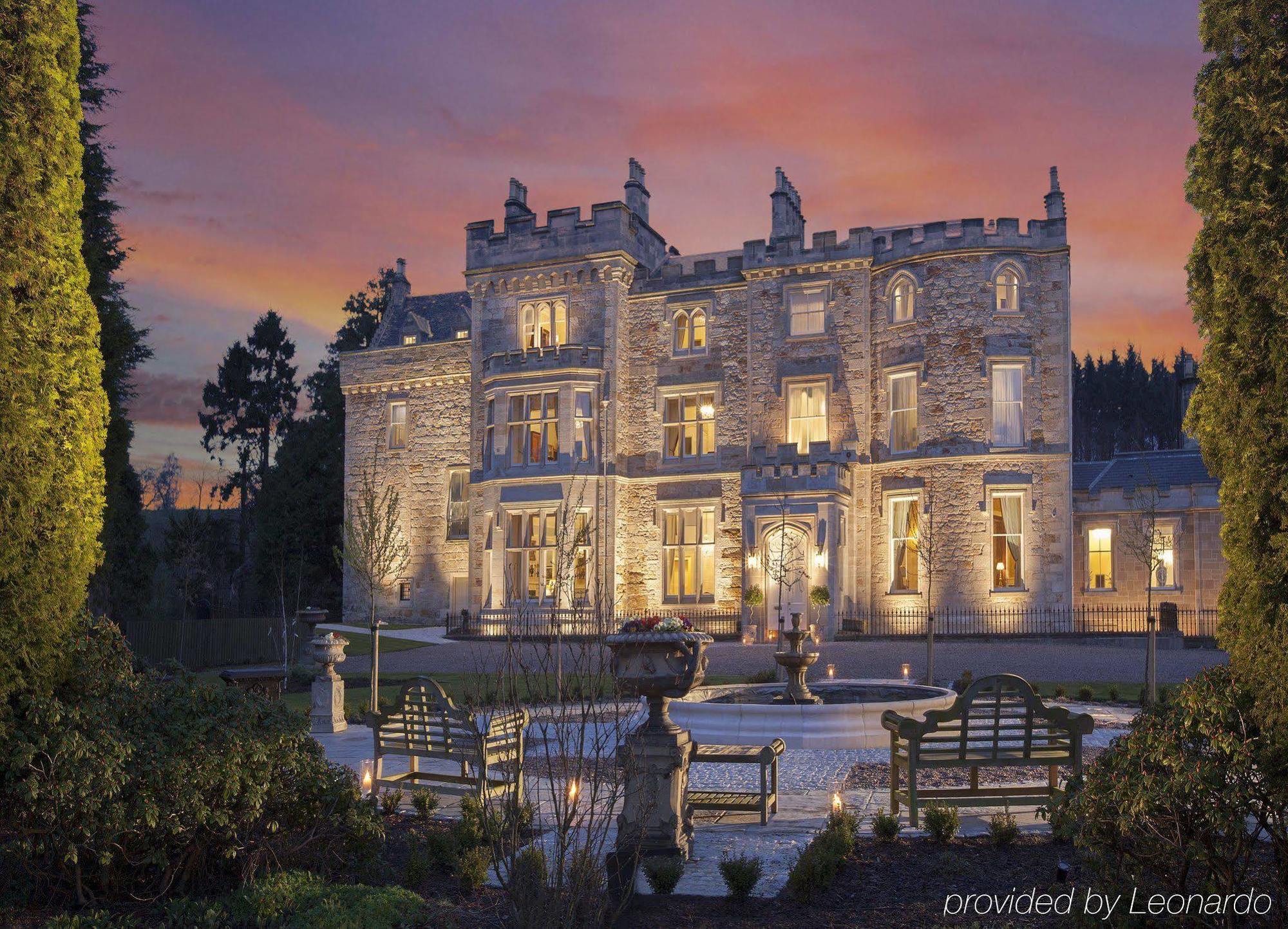 Crossbasket Castle Hotel & Restaurant High Blantyre エクステリア 写真