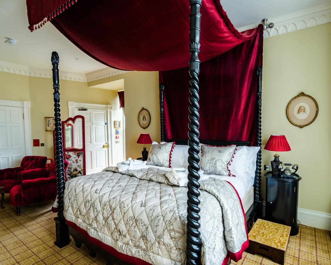 Crossbasket Castle Hotel & Restaurant High Blantyre エクステリア 写真
