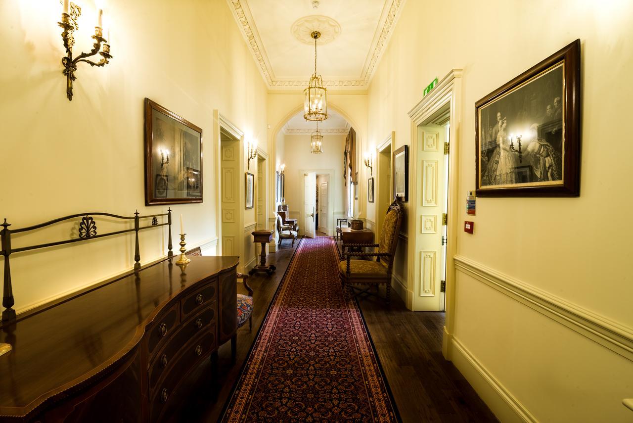 Crossbasket Castle Hotel & Restaurant High Blantyre エクステリア 写真