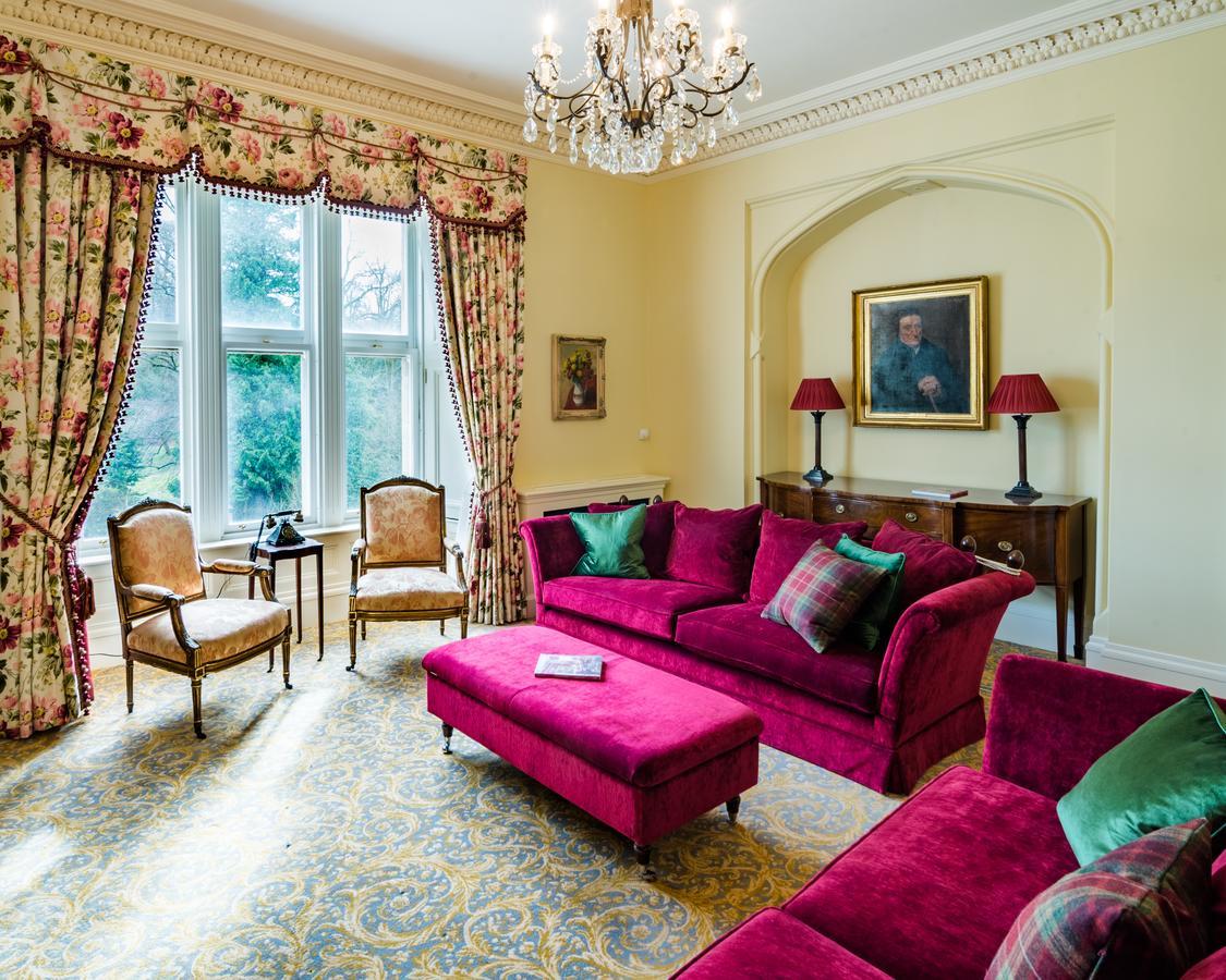 Crossbasket Castle Hotel & Restaurant High Blantyre エクステリア 写真