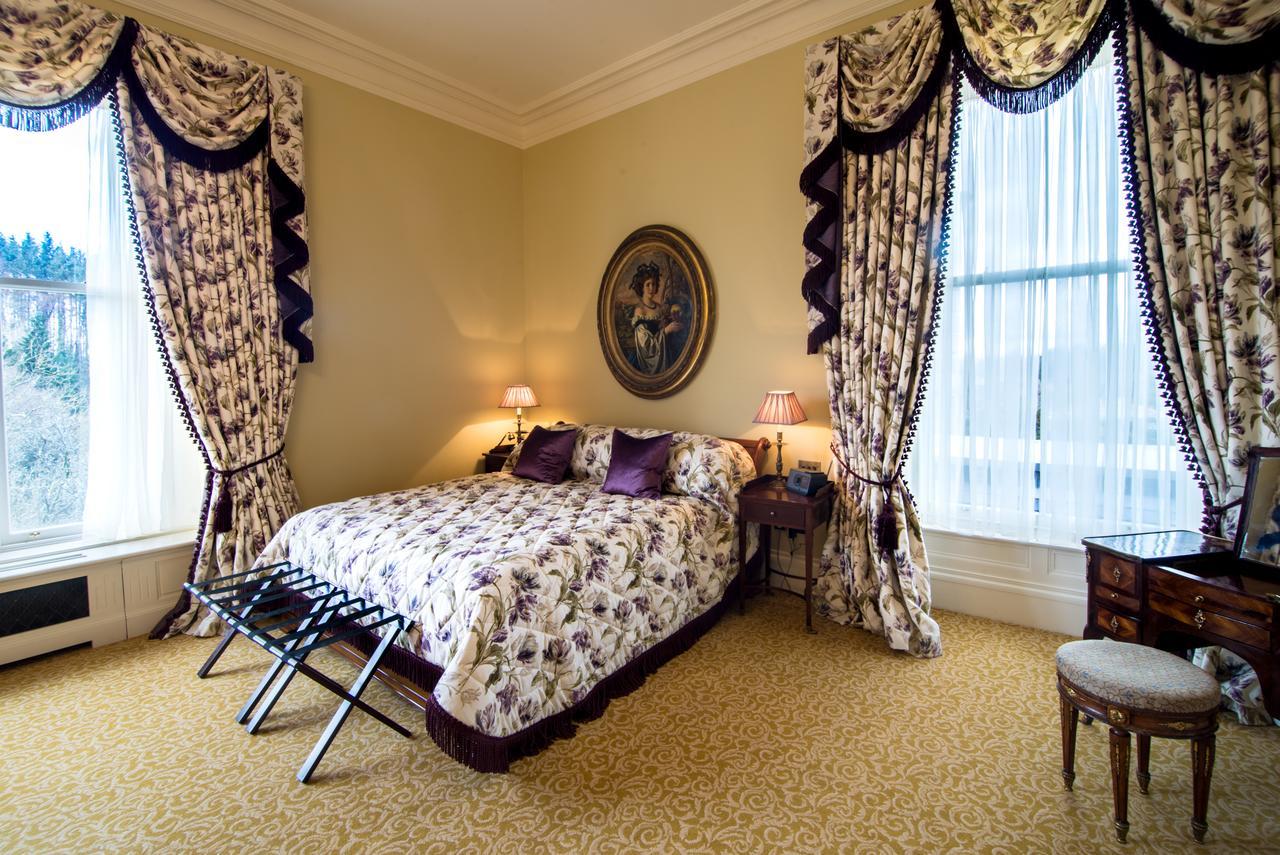 Crossbasket Castle Hotel & Restaurant High Blantyre エクステリア 写真