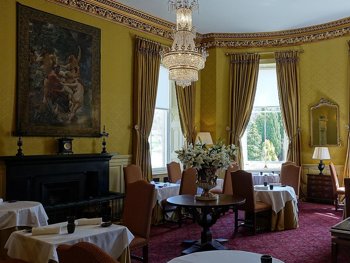 Crossbasket Castle Hotel & Restaurant High Blantyre エクステリア 写真