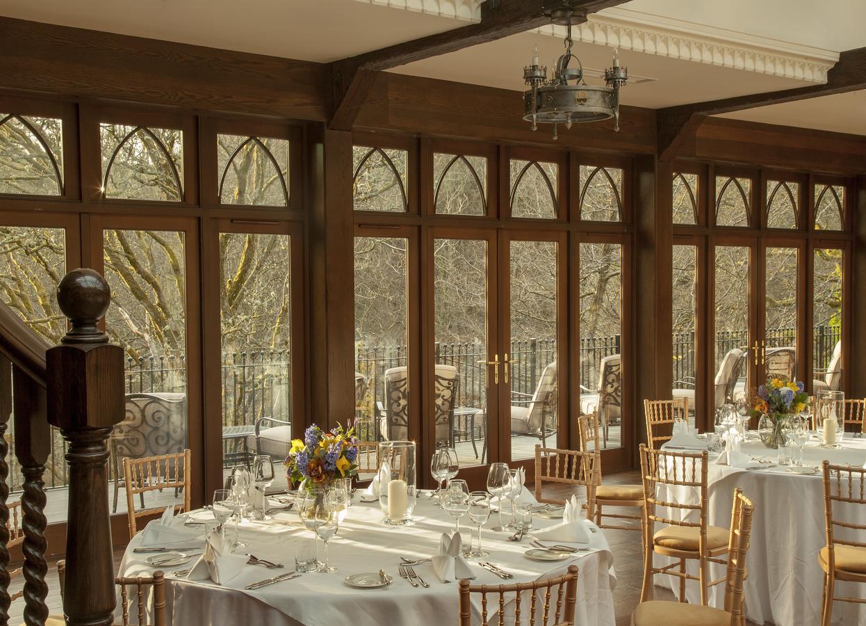 Crossbasket Castle Hotel & Restaurant High Blantyre エクステリア 写真