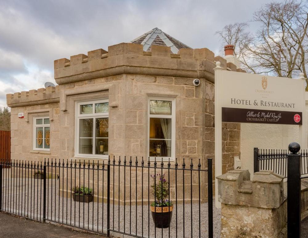 Crossbasket Castle Hotel & Restaurant High Blantyre エクステリア 写真